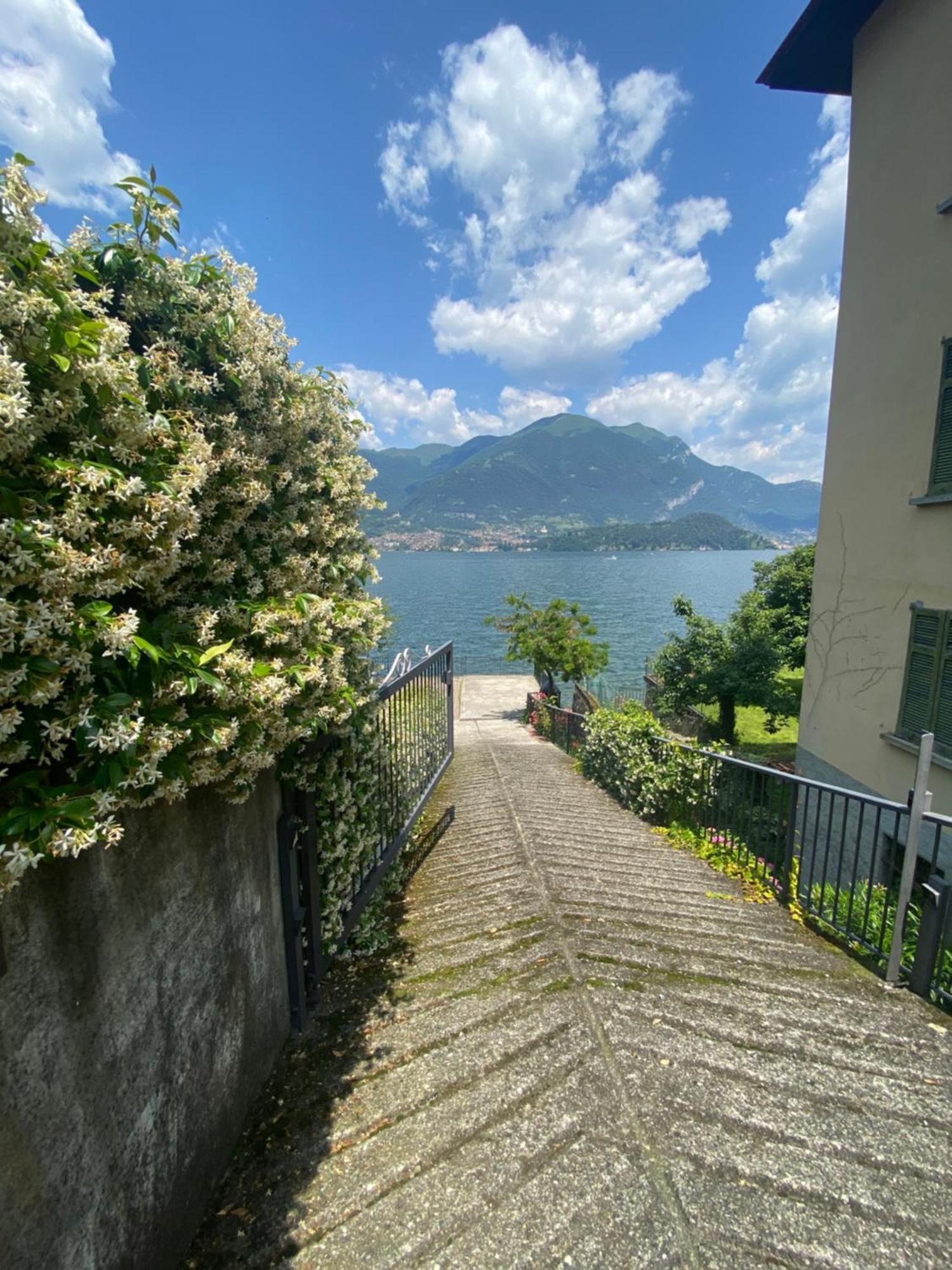 Peonia Apartment - Appartamento Vista Lago Lezzeno Luaran gambar
