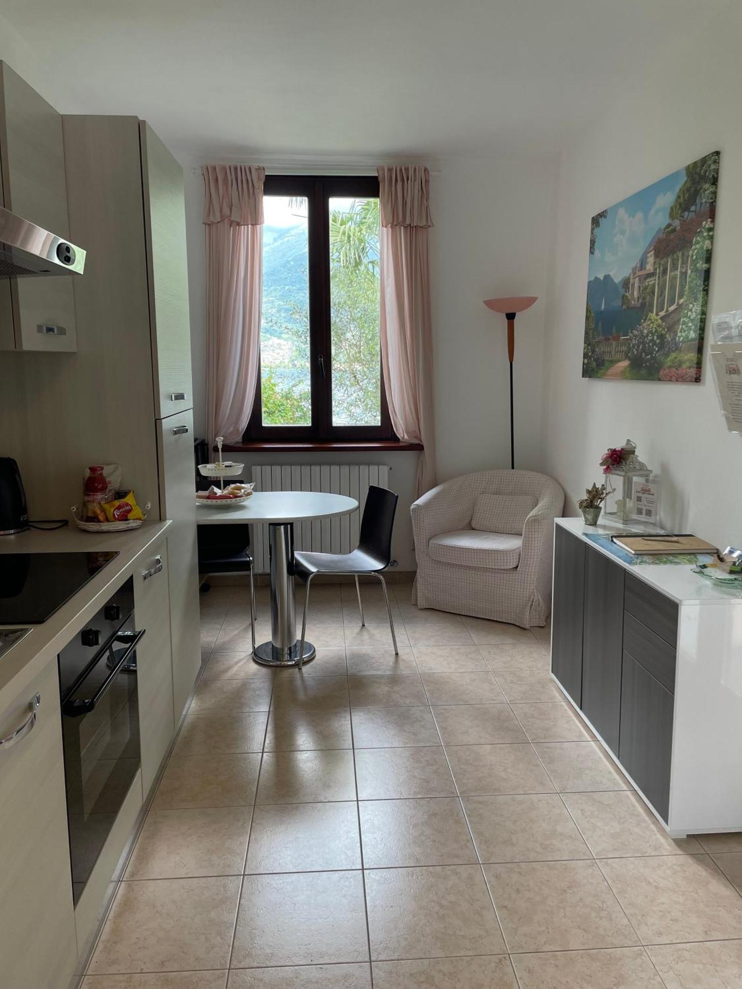 Peonia Apartment - Appartamento Vista Lago Lezzeno Luaran gambar